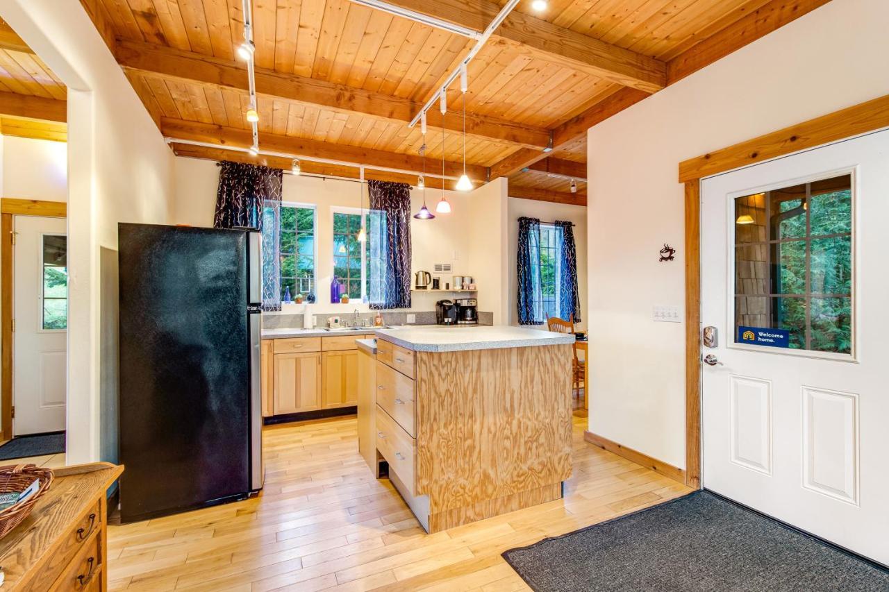 Camano Writer'S Cottage Экстерьер фото